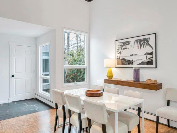 Luxurious 3-Bedroom Retreat in Hampton Bays - Your Coastal Escape Awaits